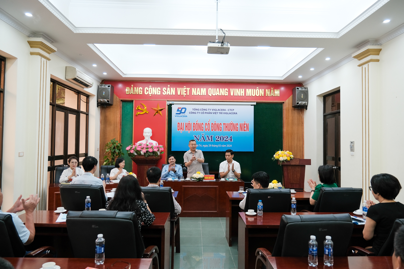 Công ty CP Việt Trì Viglacera tổ chức thành công Đại hội đồng cổ đông thường niên 2024